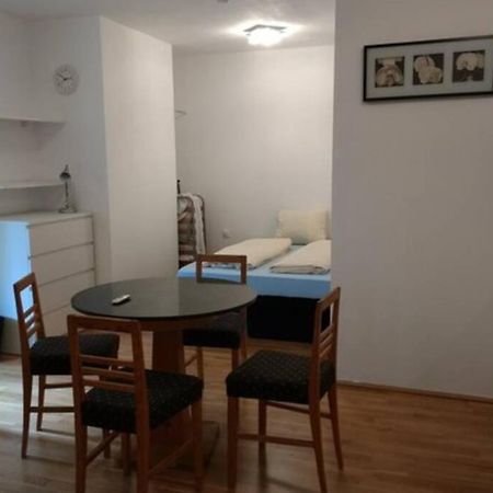 Mitte In Der Mitte Apartman Bécs Kültér fotó